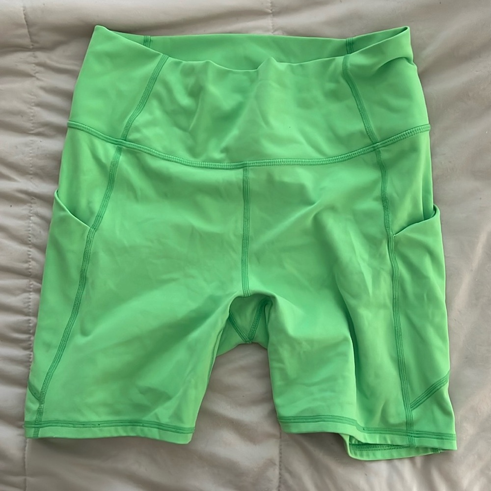 Fabletics 6” biker shorts